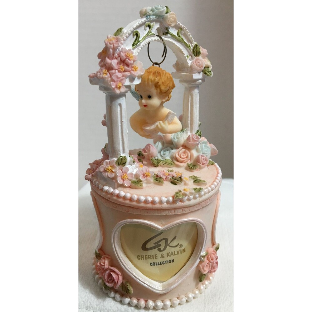 Lk Cherie & Kalvin Prestige. Holds Pictures, With Compartment In Middle. Pink